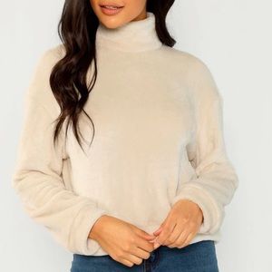 White long sleeve faux fur pullover